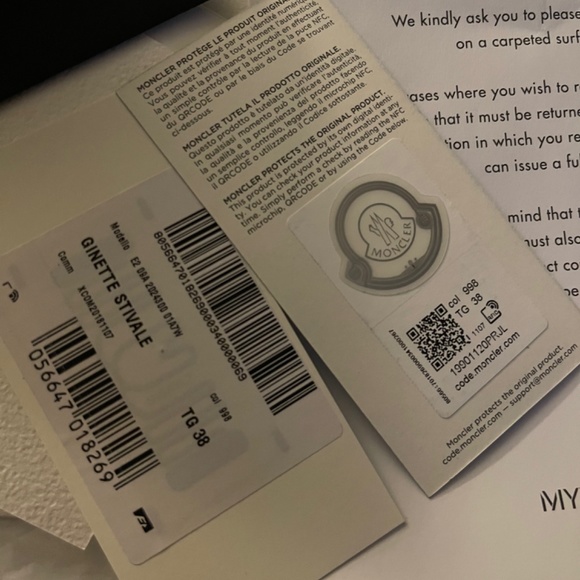 Moncler graffiti boot - Picture 2 of 3